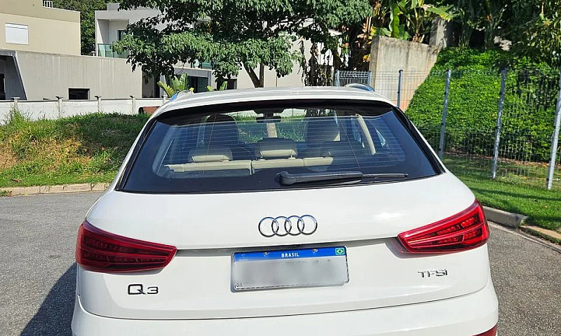 Audi Q3 Audi Black E...