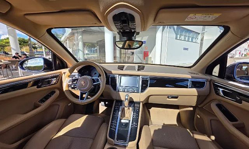 Porsche Macan S ...