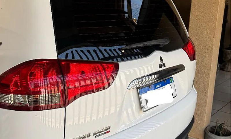 Mitsubishi Pajero Da...