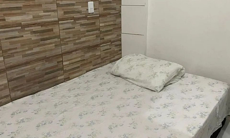Alugo Quarto Para Mo...