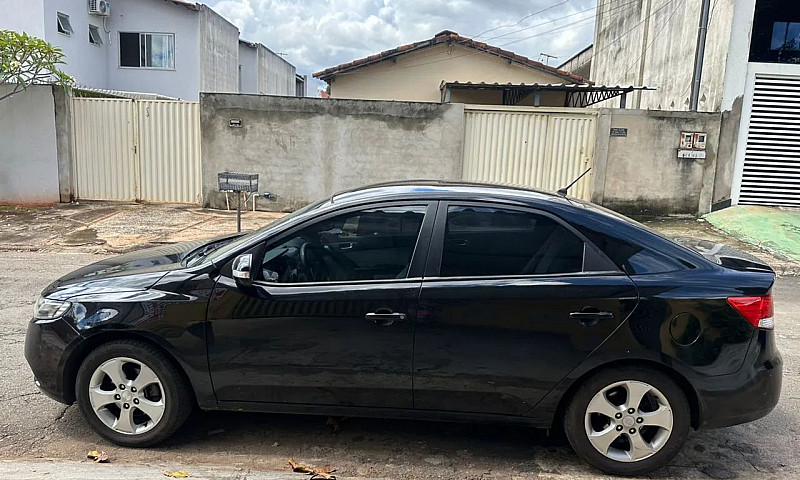 Kia Motors Cerato 1....