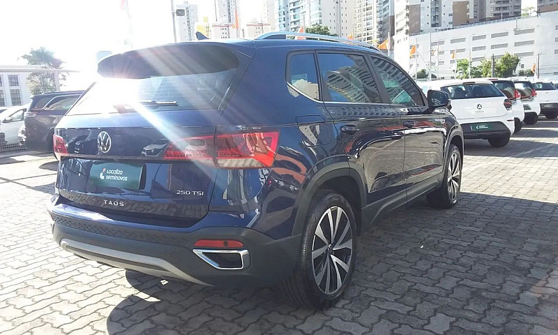 Volkswagen Taos High...