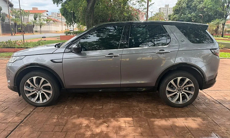 Land Rover Discovery...