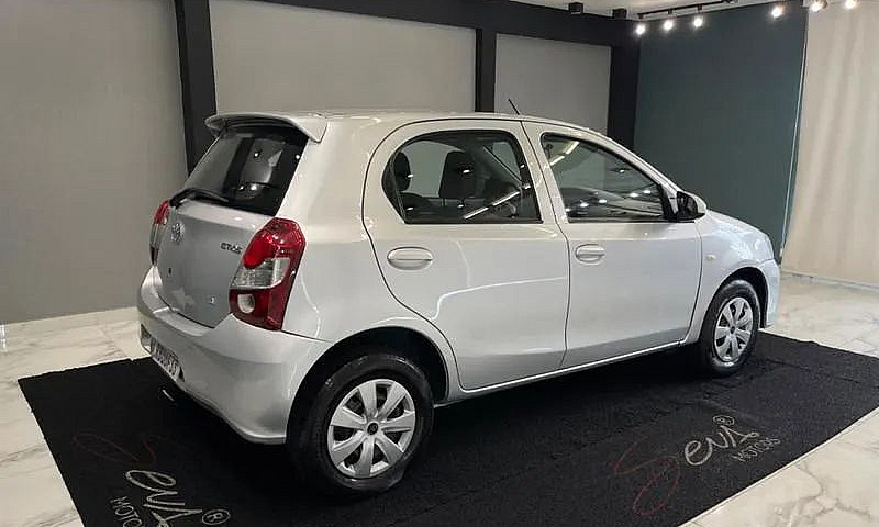 Toyota Etios X 1.3 F...