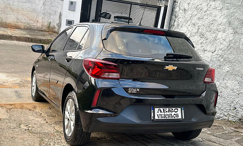 Chevrolet Onix Hatch...