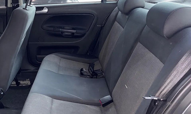 Volkswagen Voyage 1....