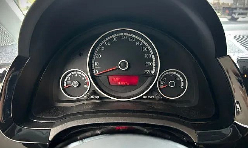 Volkswagen Up! Cross...