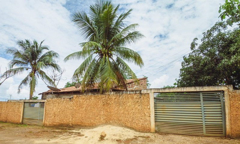 Casa Bem Espaçosa...