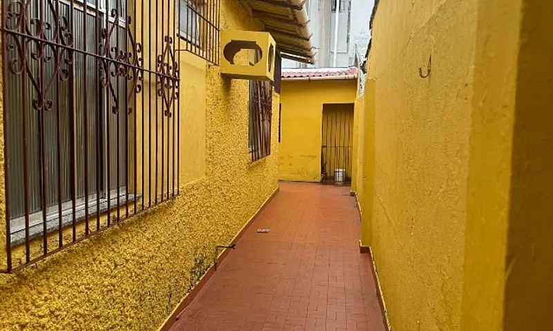 ? Casa À Venda: Ampl...