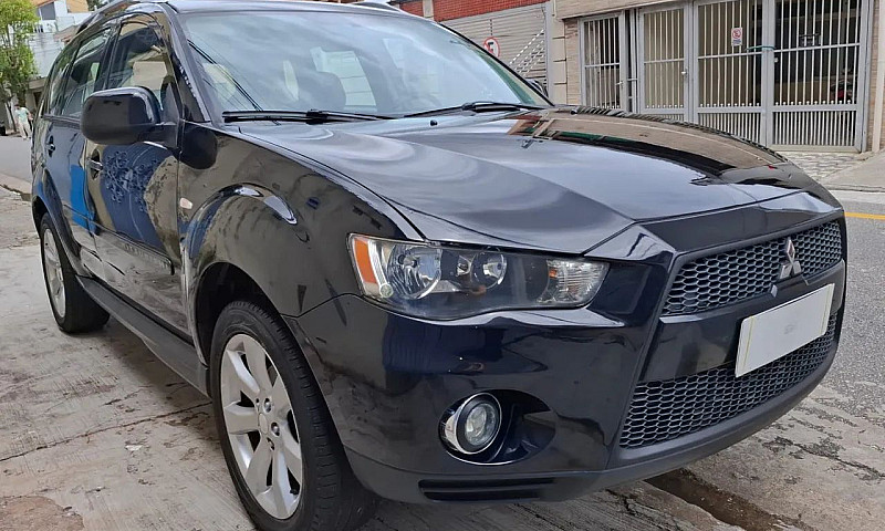 Mitsubishi Outlander...
