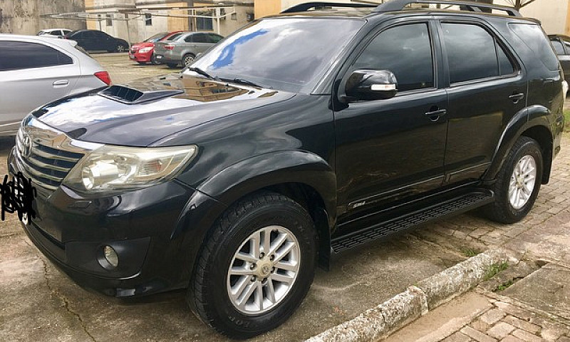 Toyota Hilux Sw4 201...