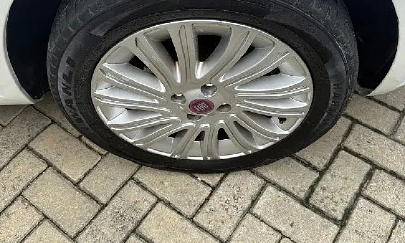 Fiat Punto Essence 1...