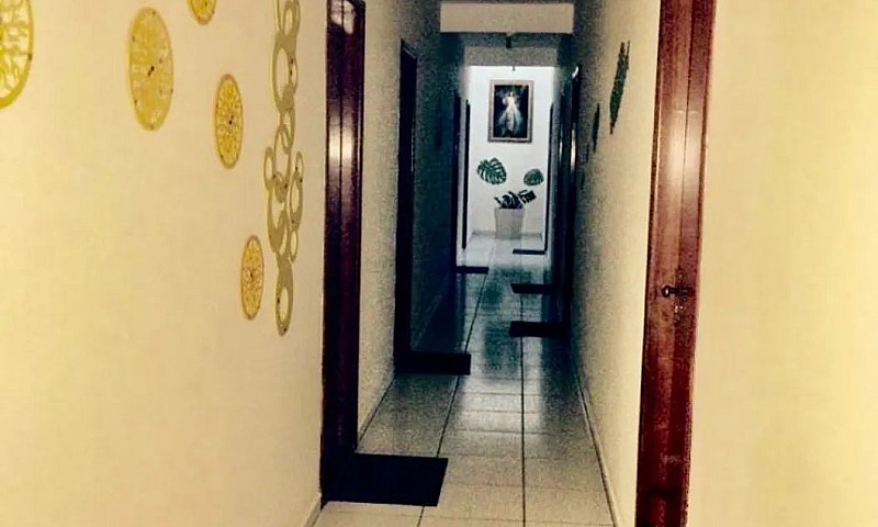 Cômodo Comercial Em ...