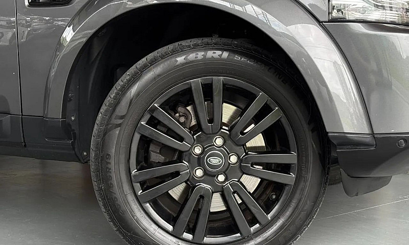 Land Rover Discovery...