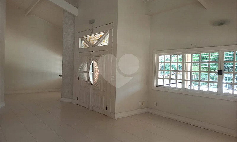 Casa Com 6 Quartos À...