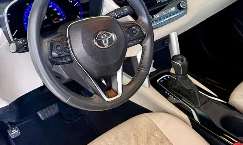 Toyota Corolla Cross...