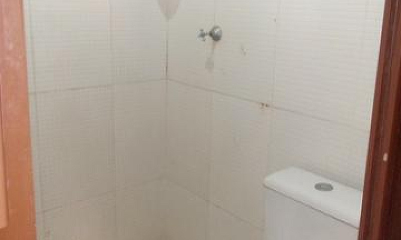 Itapuã Casa Primeiro...