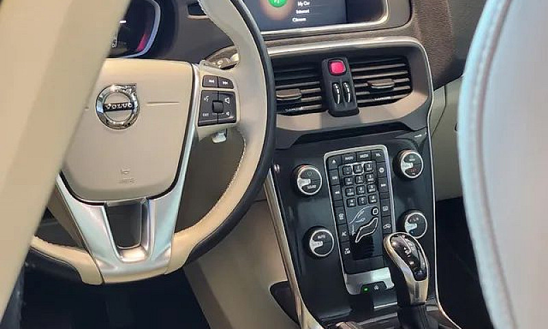 Volvo V40 T4 Cross C...