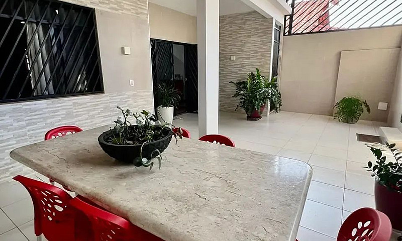 Casa Vera Cruz, Cari...