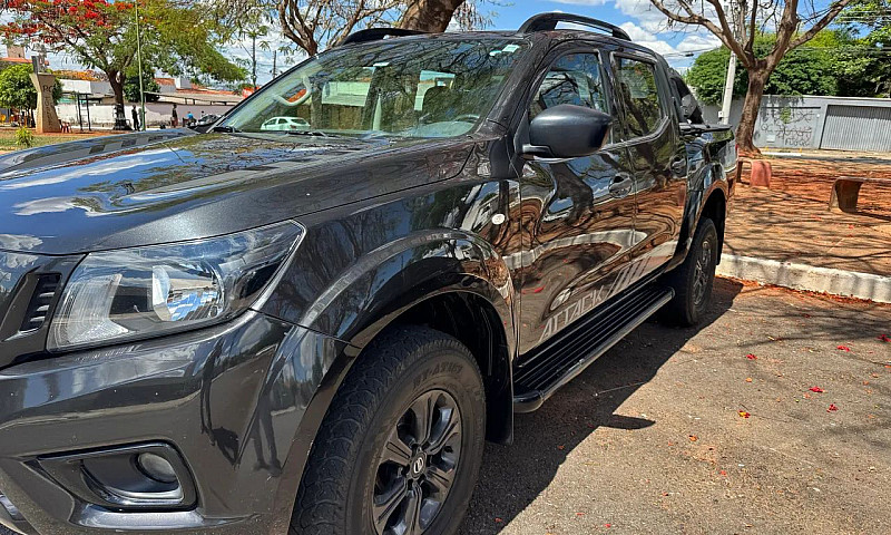 Nissan Frontier Atta...