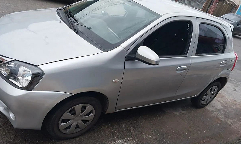 Toyota Etios X 1.3 F...