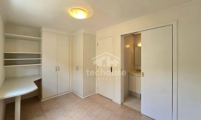 Casa Com 4 Dormitóri...