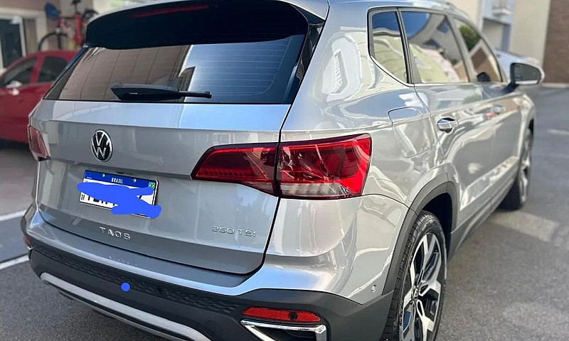 Volkswagen Taos High...