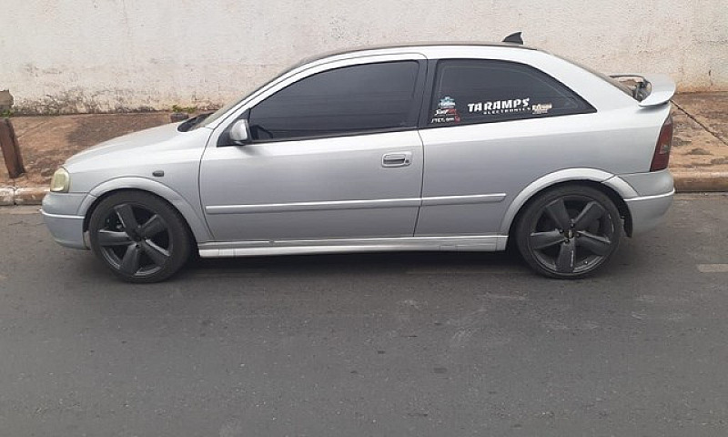 Vendo Astra Ano 2002...
