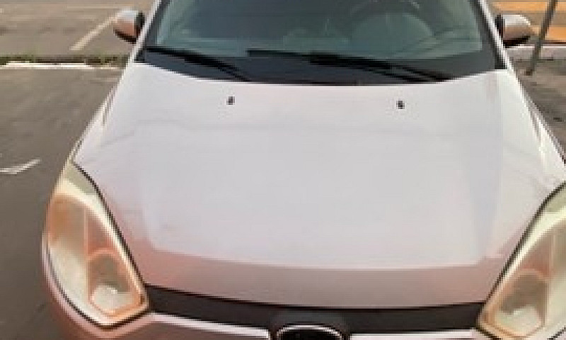 Ford Fiesta Sedan 1....