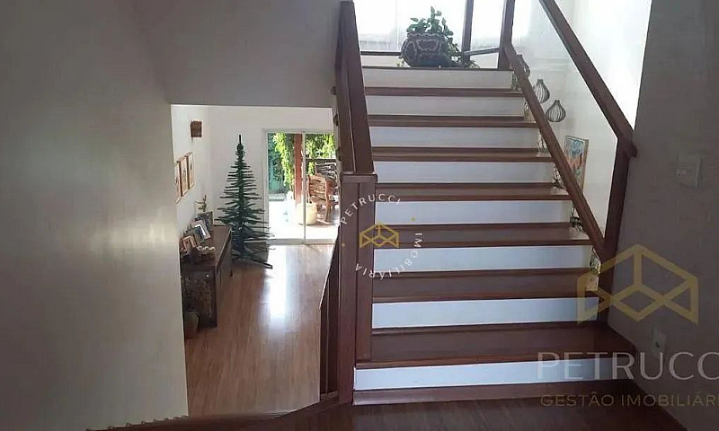 Casa Com 5 Dormitóri...