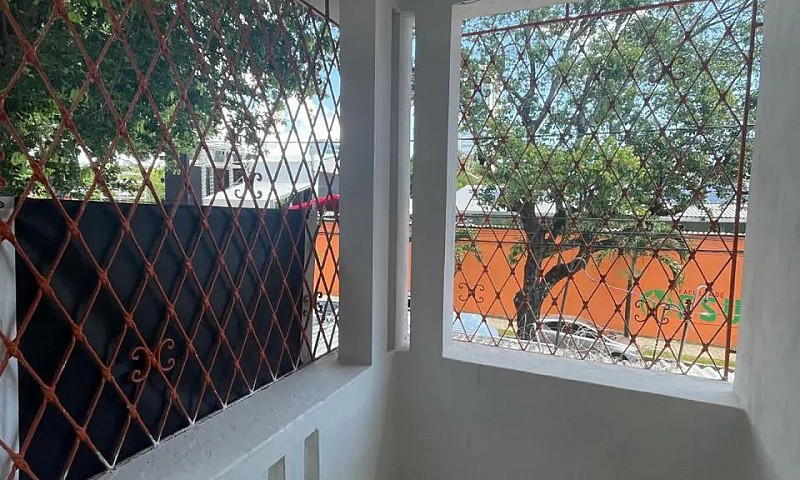     Casa Ventilada, ...