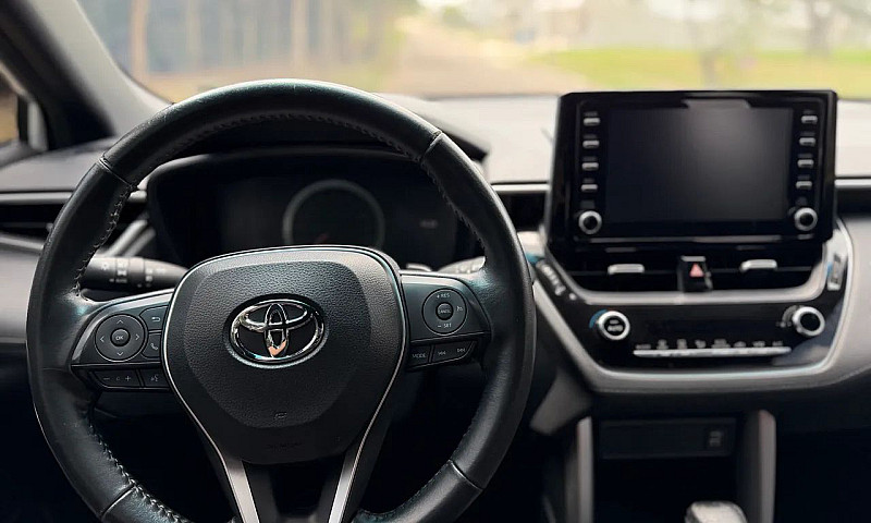 Toyota Corolla Cross...