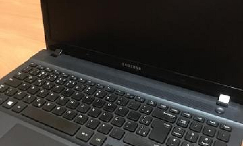 Notebook Samsung I30...