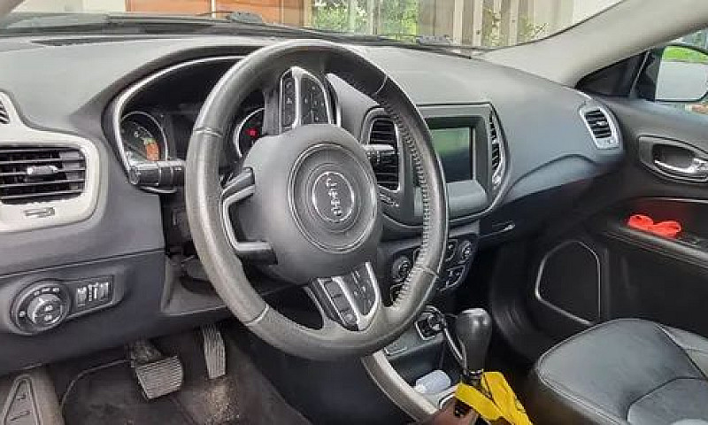 Jeep Compass Sport 2...