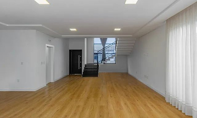 Casa Com 2 Dormitóri...