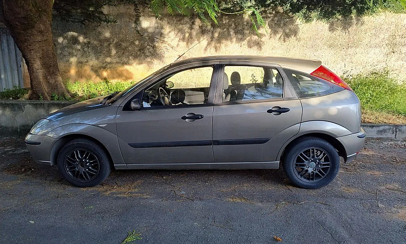 Ford Focus 1.6 S/Se/...
