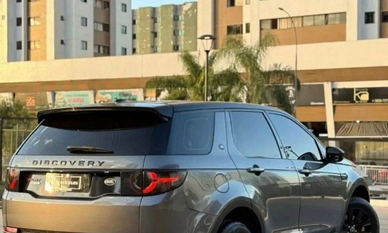 Land Rover Discovery...