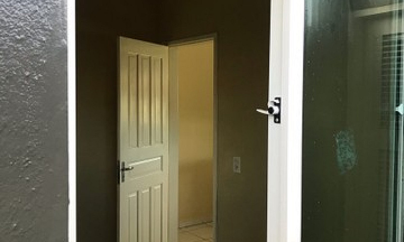 Aluga-Se Apartamento...