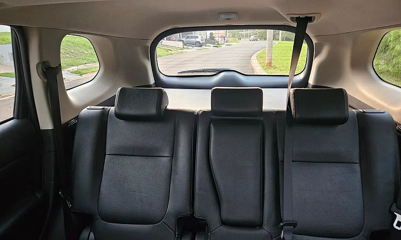 Mitsubishi Outlander...