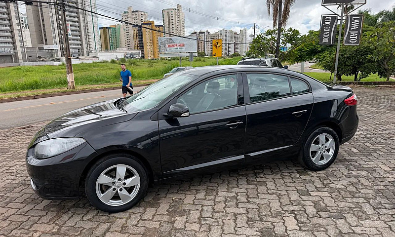Renault Fluence Sed....