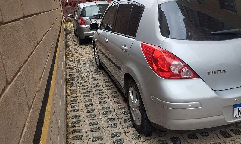 Nissan Tiida S 1.8/1...