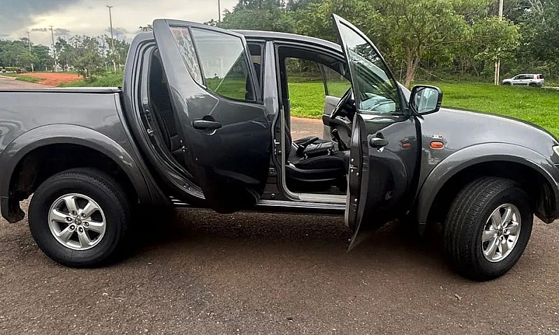 Mitsubishi L200 Trit...
