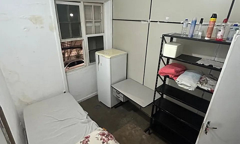 Quarto Mobiliado A P...