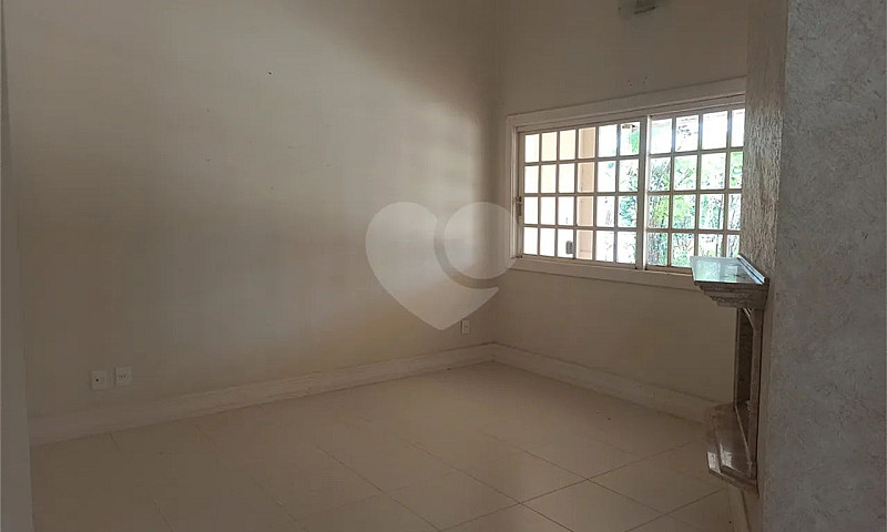 Casa Com 6 Quartos À...