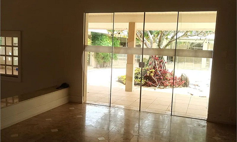 Casa Com 6 Quartos À...