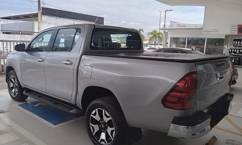 Toyota Hilux 2.8 Srx...