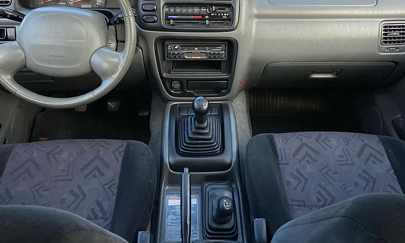 Gm Chevrolet Tracker...
