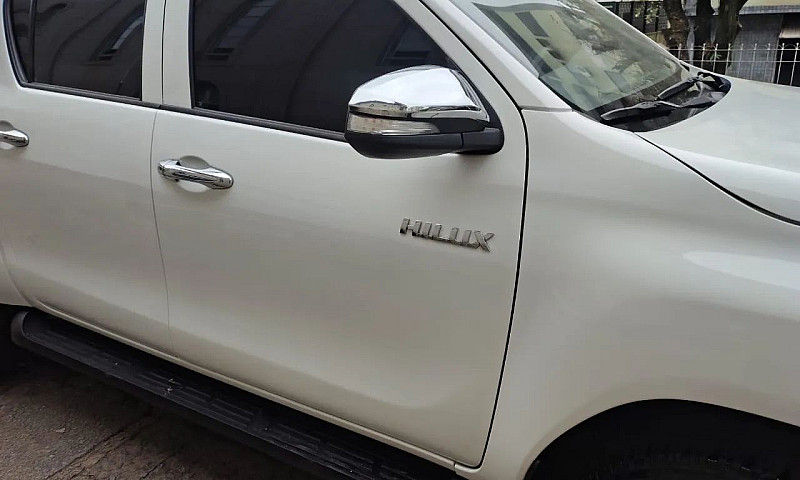 Toyota Hilux Cd 4X4 ...