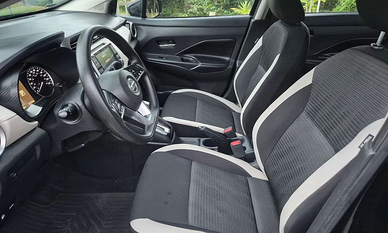 Nissan Versa Advance...