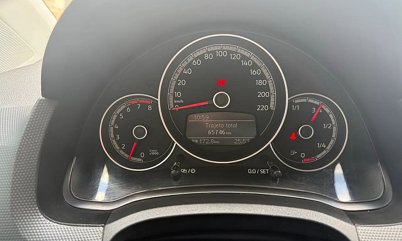 Volkswagen Up! Extre...